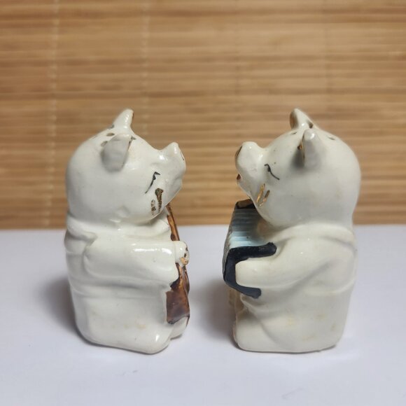 Vintage Pig Salt and Pepper Shakers Pigs Playing Instruments Cork Stoppers Japan - Picture 3 of 6